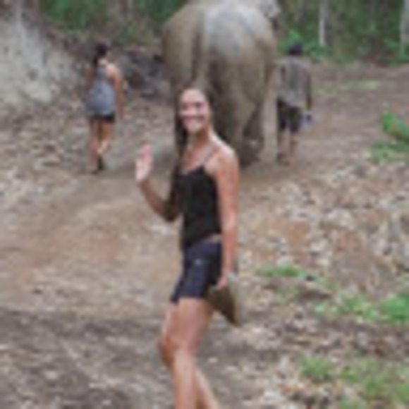 Meet your Posher, Leah - Picture 1 of 1